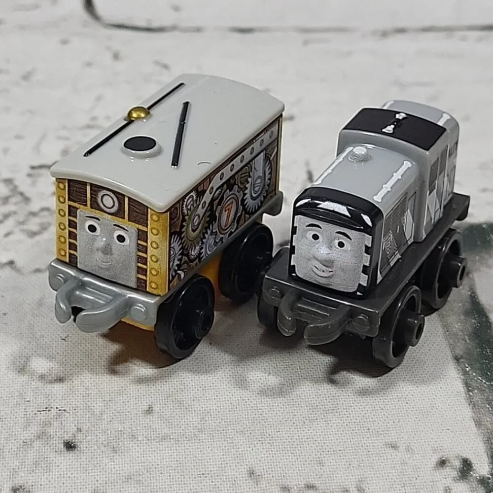 Thomas and Friends Mini‎ Train Cars Lot of 6